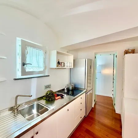 Gama With Private Garden In Praiano